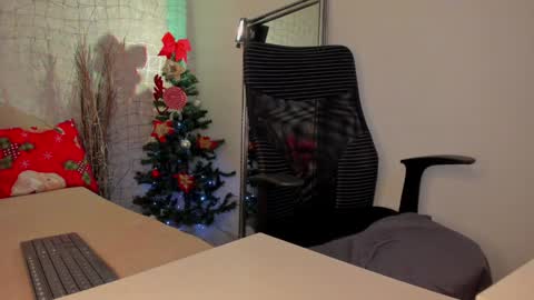 Dessi  online show from 20, 12, 2024