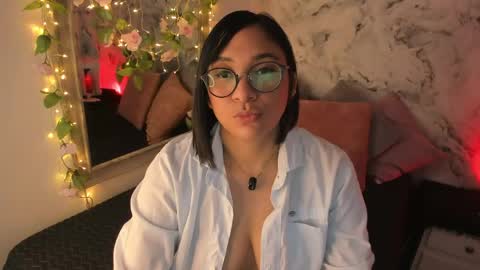 Snapshot of bella_desi chatting on 26, 5, 2026 Dessi online show from 26, 5, 2026