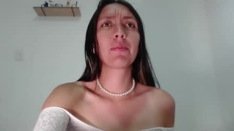 Snapshot of bella_marlowe chatting on 2, 10, 2025 Bella Marlowe online show from 2, 10, 2025