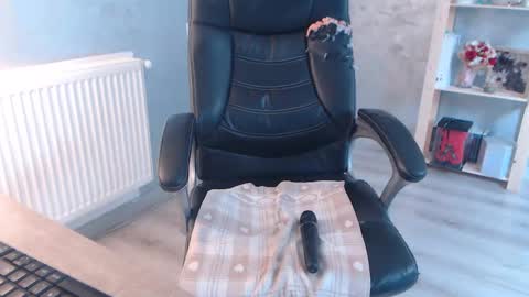      online show from 17, 1, 2025