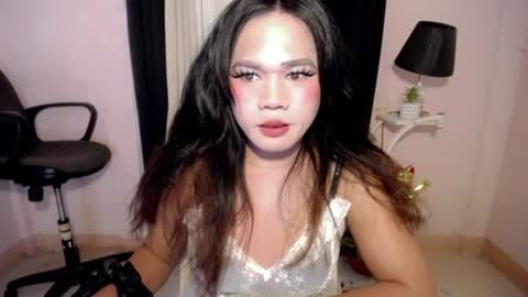 Snapshot of bella_ngo chatting on 17, 6, 2026 bella_ngo online show from 17, 6, 2026