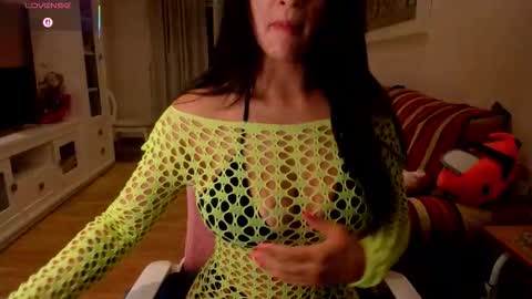 bella_pocahontas3 online show from 15, 10, 2025