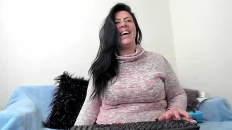 Snapshot of bella_smit_ chatting on 7, 12, 2024 Bella Smith online show from 7, 12, 2024