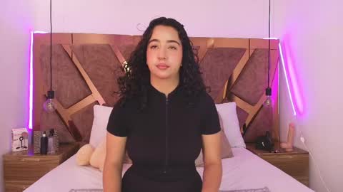 Bella Swwan  online show from 9, 5, 2026