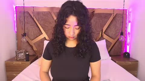 Snapshot of bella_swwan_ chatting on 1, 7, 2026 Bella Swwan online show from 1, 7, 2026