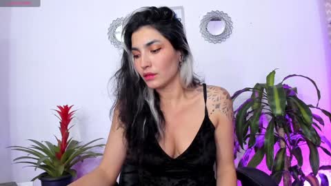 Bella online show from 1, 2, 2025