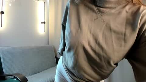 bella_xiss online show from 6, 7, 2026