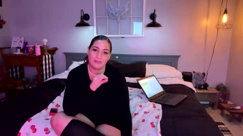 Snapshot of bellabeanz chatting on 20, 2, 2025 Roxy Rain online show from 20, 2, 2025