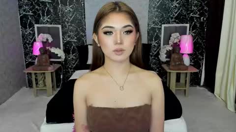 Bella online show from 5, 11, 2025