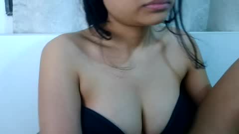 Snapshot of bellacrystall chatting on 15, 7, 2026 bellacrystall online show from 15, 7, 2026