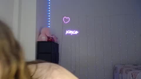 Bella Monroe online show from 7, 2, 2025