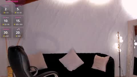 Snapshot of bellathompsonx_ chatting on 21, 6, 2026 Bella online show from 21, 6, 2026