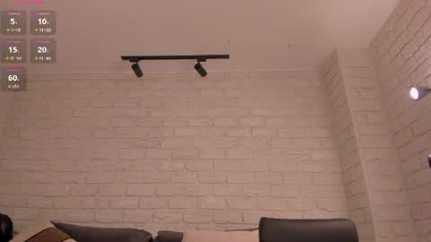 Snapshot of bellathompsonx_ chatting on 25, 7, 2026 Bella online show from 25, 7, 2026