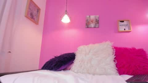 Bella Wild online show from 13, 2, 2026