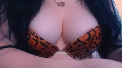 Hello I am kind friendly and cute girl online show from 11, 1, 2025