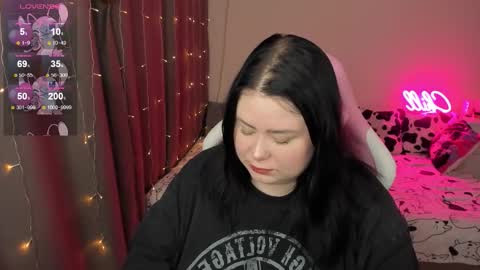 LinaBoo online show from 4, 2, 2026