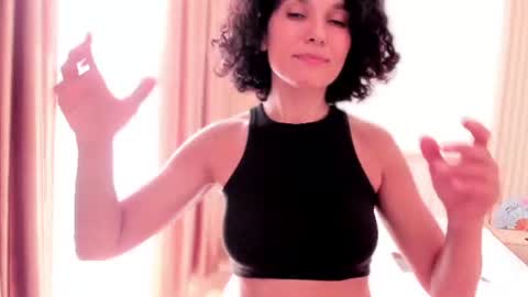 A girl from your  dreams online show from 22, 6, 2026