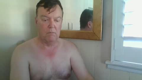 Snapshot of benjoid chatting on 4, 3, 2025 benjoid online show from 4, 3, 2025