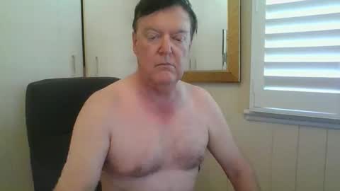 Snapshot of benjoid chatting on 25, 11, 2025 benjoid online show from 25, 11, 2025