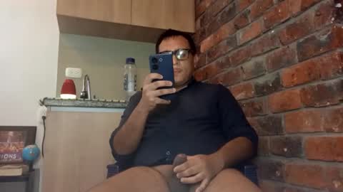 Snapshot of benny_94_project1000 chatting on 4, 10, 2025 Benn online show from 4, 10, 2025