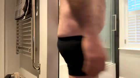 Snapshot of benz10001 chatting on 12, 3, 2025 benz10001 online show from 12, 3, 2025