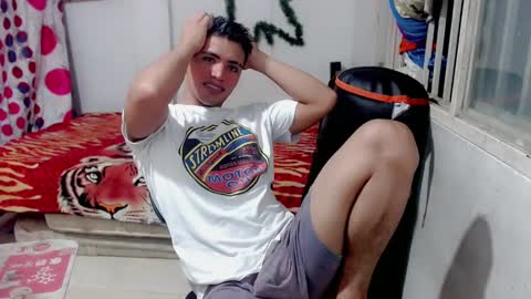 Snapshot of bergon30 chatting on 5, 1, 2025 Bergon77 online show from 5, 1, 2025