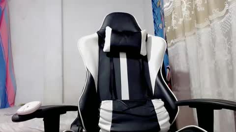 Snapshot of bergon30 chatting on 8, 3, 2025 Bergon77 online show from 8, 3, 2025