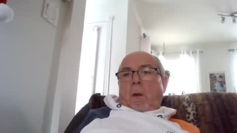 bernard1102 online show from 4, 12, 2024