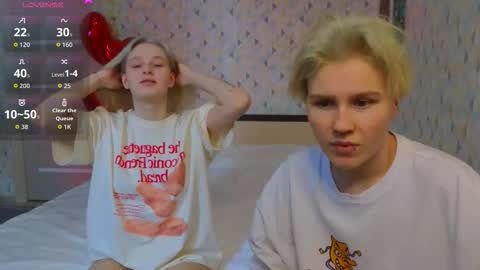 Your sweet Tara and Eva online show from 9, 2, 2026