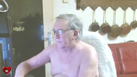 Snapshot of best127 chatting on 5, 2, 2025 jean online show from 5, 2, 2025