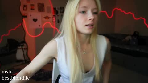 Snapshot of bestblondiiecb chatting on 20, 1, 2025 Chloe Next stream on Friday online show from 20, 1, 2025