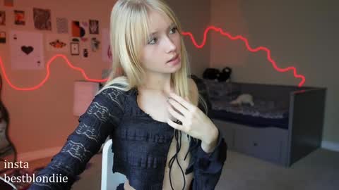 Snapshot of bestblondiiecb chatting on 25, 1, 2025 Chloe Next stream on Friday online show from 25, 1, 2025