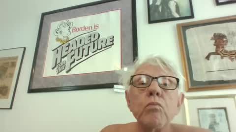 Snapshot of bestshot1951 chatting on 14, 5, 2026 bestshot1951 online show from 14, 5, 2026