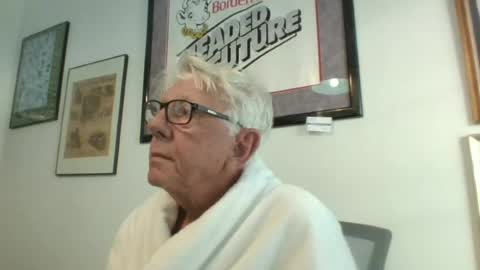 Snapshot of bestshot1951 chatting on 10, 6, 2026 bestshot1951 online show from 10, 6, 2026