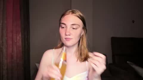 Snapshot of betty_witchy chatting on 5, 7, 2026 Dory make me happier online show from 5, 7, 2026