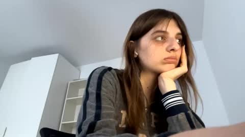 Lina online show from 3, 5, 2026