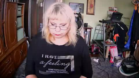 BeverlyQCynia online show from 20, 9, 2025