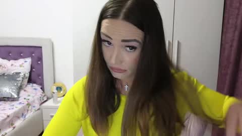   BeyonceDoll       Twitter DollBeyonce    online show from 27, 4, 2026