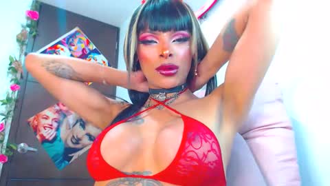 Snapshot of beyota_hornny chatting on 8, 2, 2025 INSTA dannacampuzanno ONFNS dannacampuzano online show from 8, 2, 2025