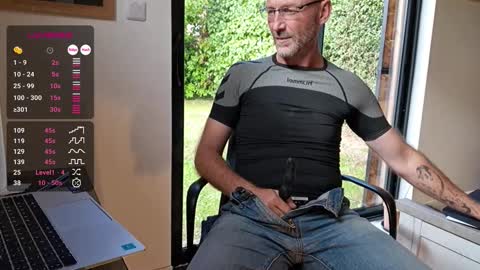 My name is David and if you like public exhibitions you wont be disappointed with me LoL - My favorite vibes is 44  online show from 23, 9, 2025