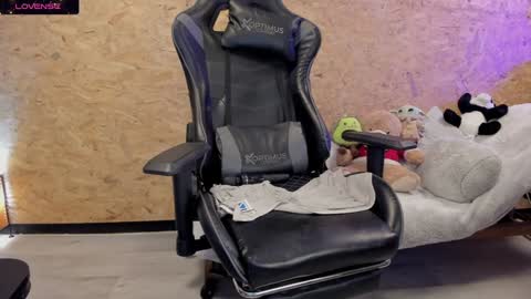 Biancastrong.. IGThebiancastrong online show from 14, 1, 2025