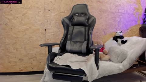 Biancastrong.. IGThebiancastrong online show from 16, 1, 2025