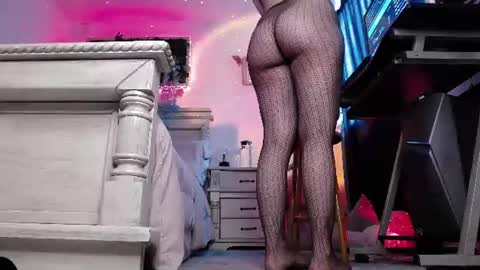 Snapshot of big_lava chatting on 4, 7, 2026 Lava online show from 4, 7, 2026