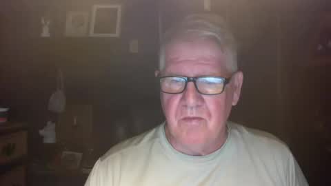 Snapshot of bigbeerdrinker1 chatting on 10, 10, 2025 bigbeerdrinker online show from 10, 10, 2025