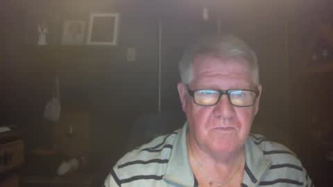 Snapshot of bigbeerdrinker1 chatting on 25, 10, 2025 bigbeerdrinker online show from 25, 10, 2025