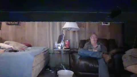 Snapshot of bigbenidick1 chatting on 28, 10, 2025 BB online show from 28, 10, 2025