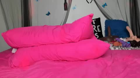 bigbuttsarena online show from 13, 1, 2025