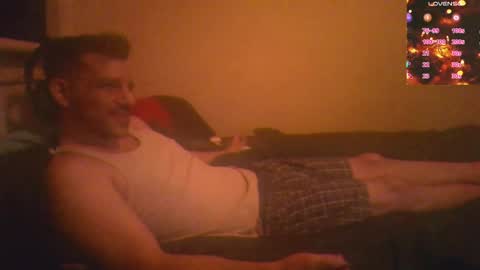 Jon - Im Straight online show from 9, 3, 2025