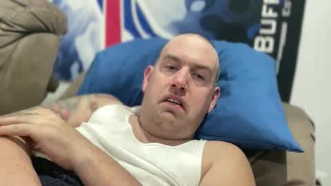 bigcocksuckingslut online show from 11, 2, 2026