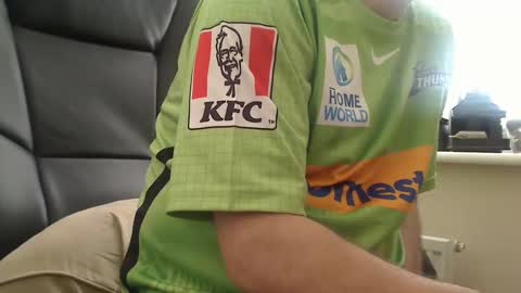 Snapshot of bigcurve chatting on 12, 3, 2025 bigcurve online show from 12, 3, 2025